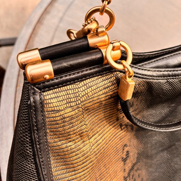 COACH limited edition handbag. Black w/slight gold shimmer. Gold hardware - Picture 14 of 16